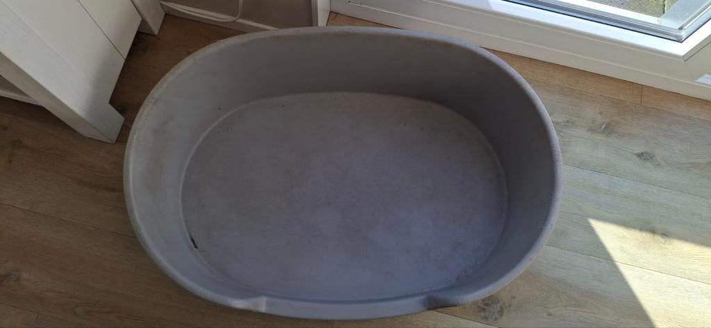 Stevige plastic hondenmand, Ophalen, Gebruikt, Overige