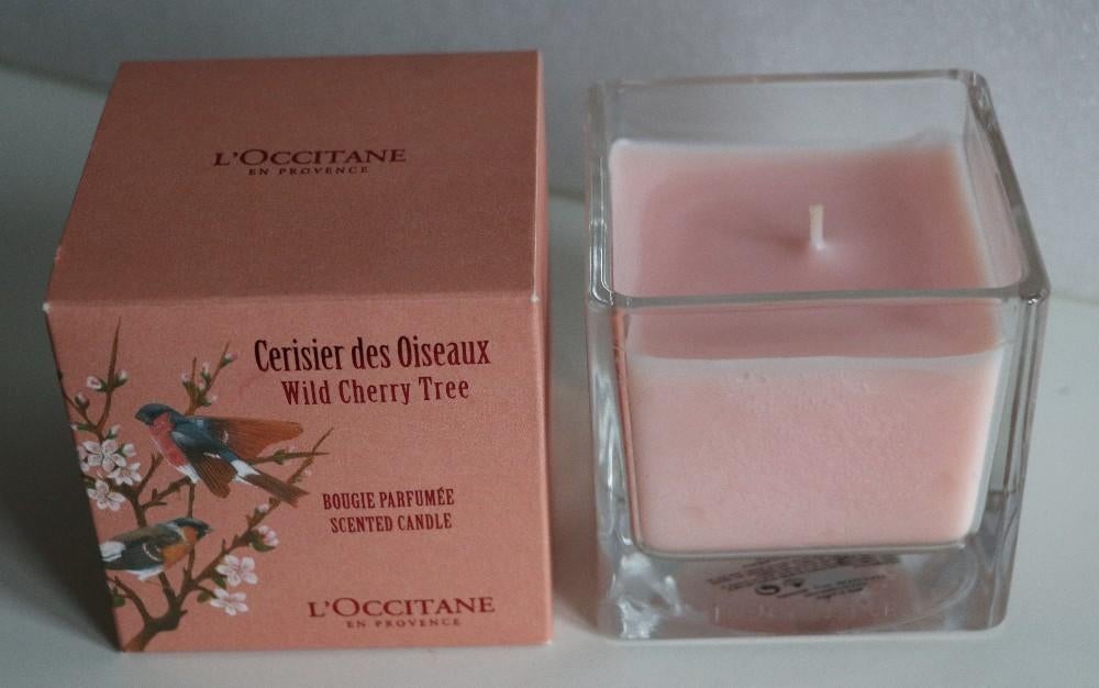 L'Occitane en Provence geurkaars Wild Cherry Tree (goudvink), Overige materialen, Overige kleuren, Nieuw, Ophalen of Verzenden