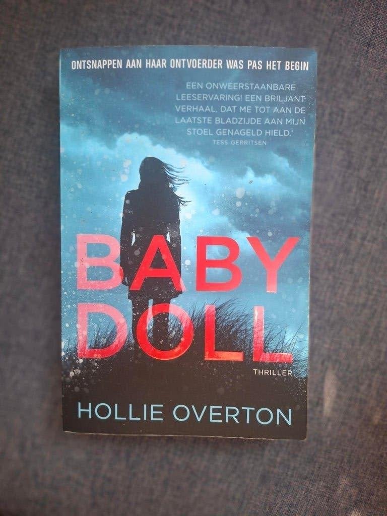 Hollie Overton, Nicci French, Lucinda Riley, Boeken, Thrillers, Ophalen of Verzenden, Gelezen, Nederland