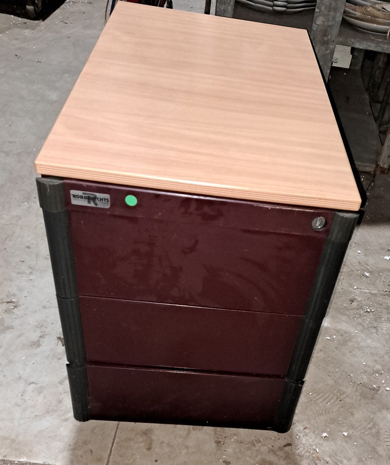 Kast kastje archief kastje, Ophalen