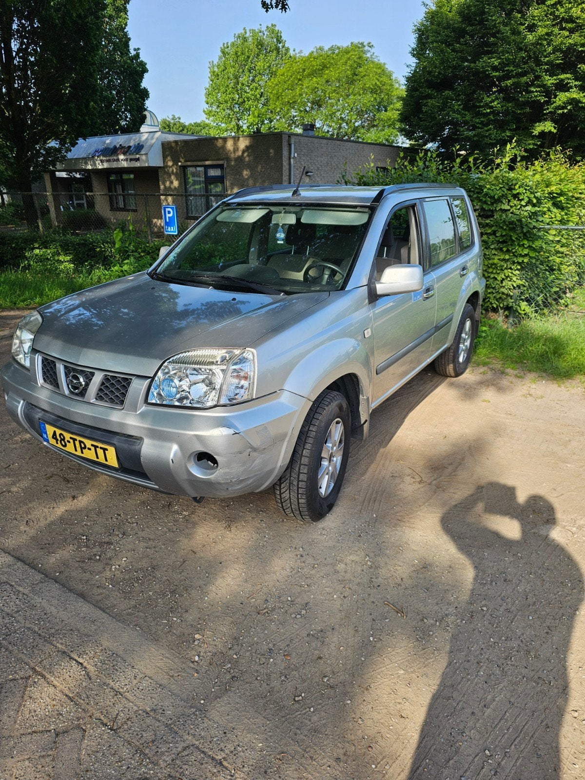 Nissan X-Trail 2.0 2WD 140PK 2006 Grijs, Voorwielaandrijving, Stof, 4 cilinders, 75 €/maand