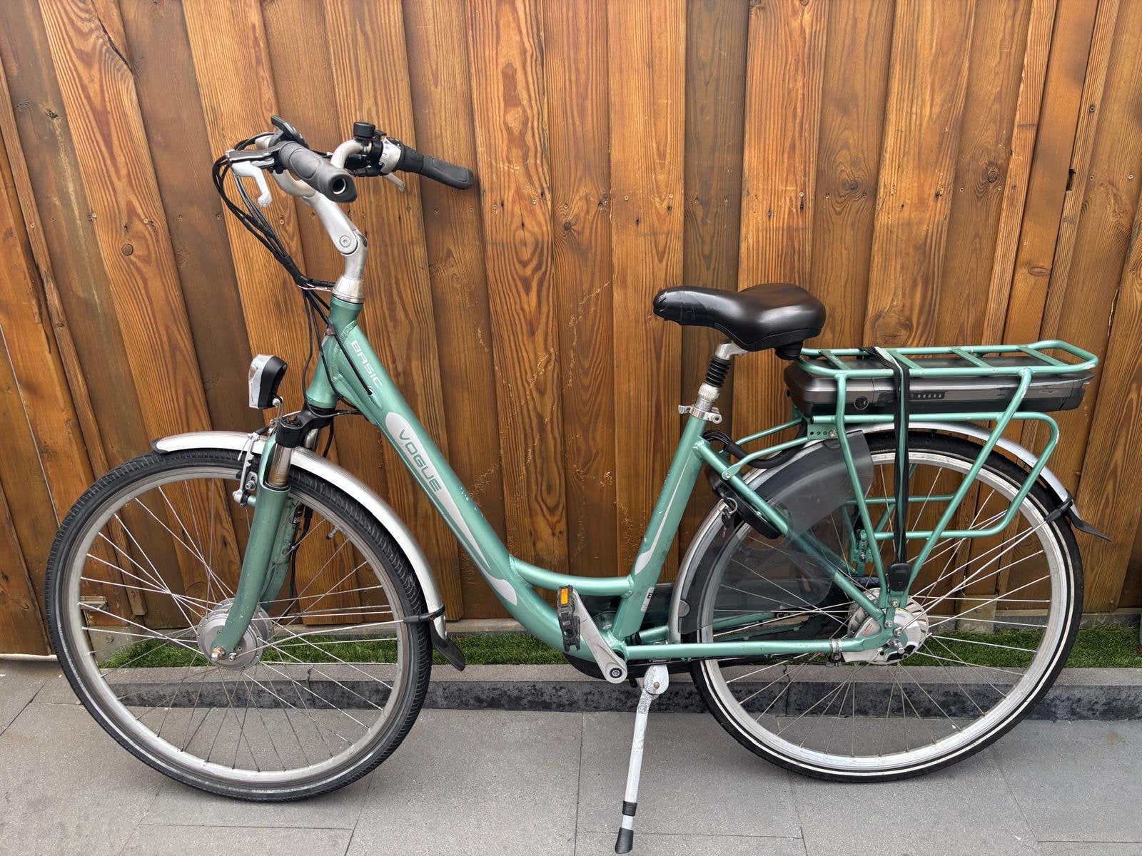 Vogue Basic elektrische fiets, Fietsen en Brommers, Elektrische fietsen, Gebruikt, 51 tot 55 cm, 50 km per accu of meer, Ophalen