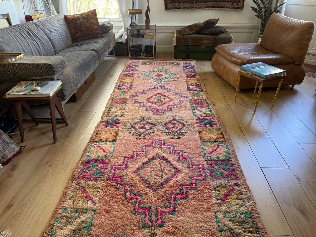Vintage Marokkaanse loper van wol 416 x 115 cm – roze Berber