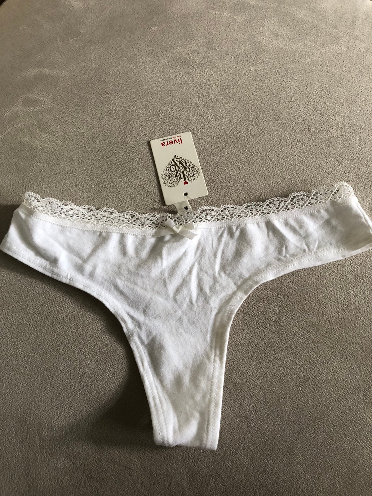 Nieuwe witte string met kant - Ilivera, Kleding | Dames, Ondergoed en Lingerie, Ophalen of Verzenden, Wit, String