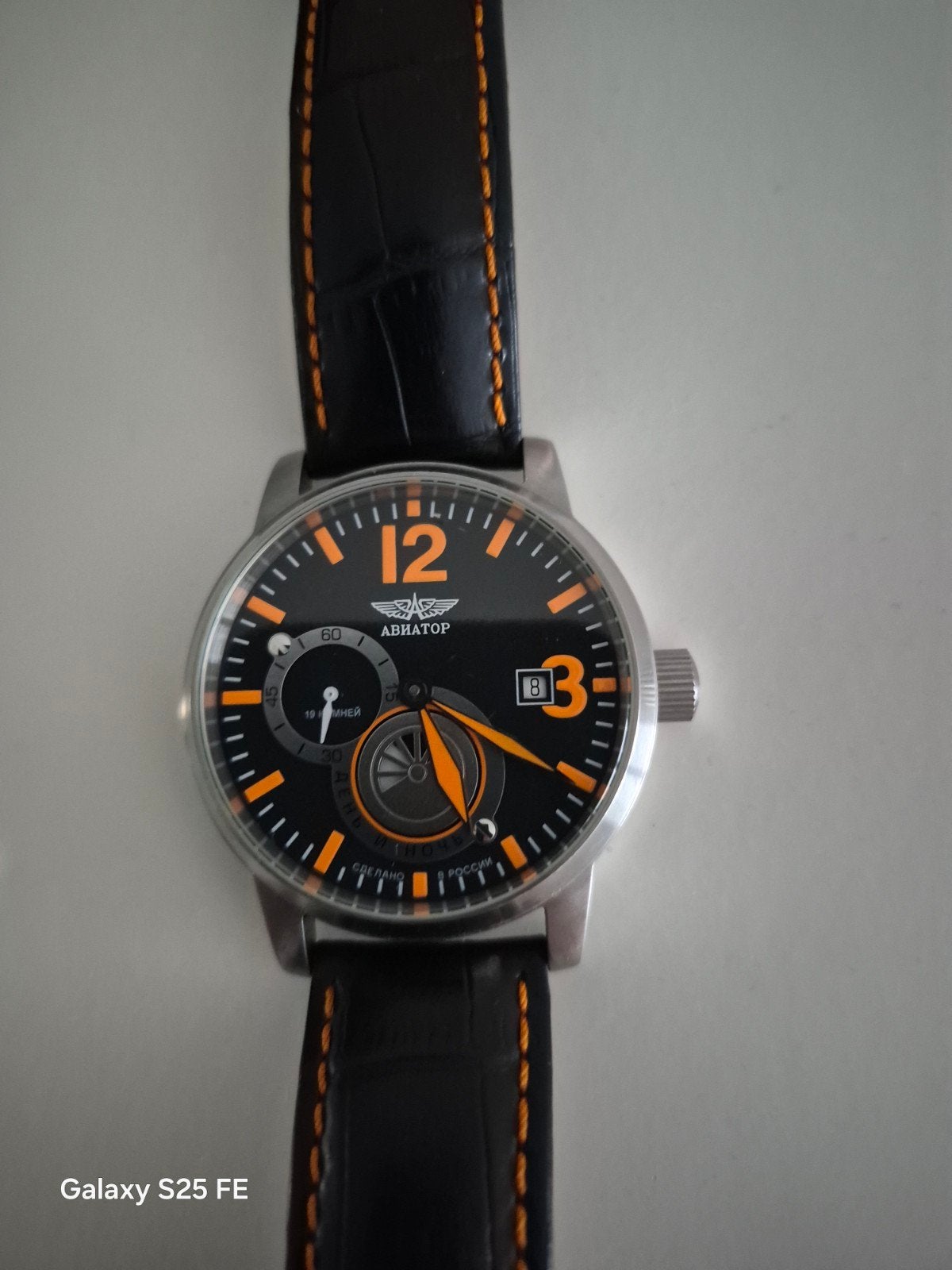 Aviator Polshorloge - Zwart met Oranje Details, Leer, Polshorloge, Zo goed als nieuw, Ophalen