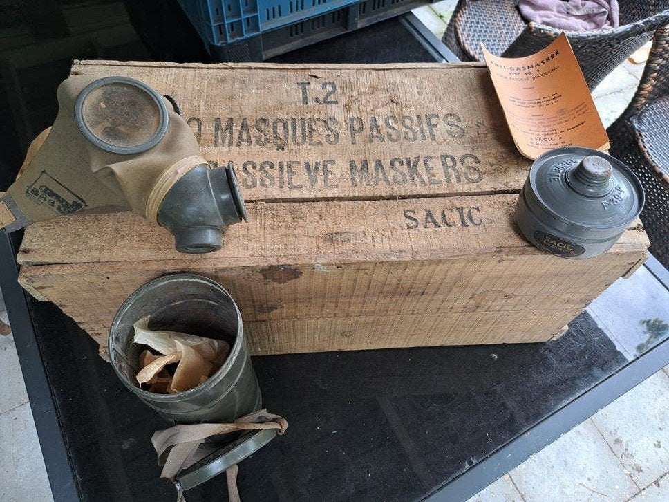 Volle kist SACIC gasmaskers. 1939, Ophalen of Verzenden, Landmacht, Kist of Geocache