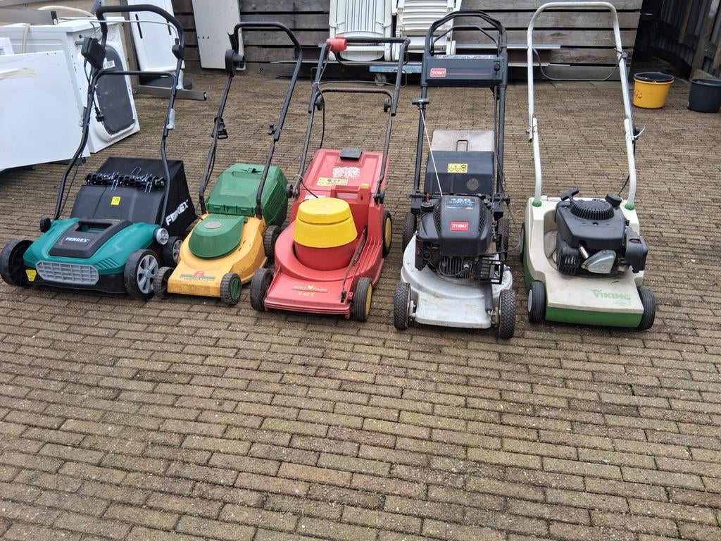 Diverse grasmaaiers en en zgan verticuteermachine, Ophalen of Verzenden, Zo goed als nieuw