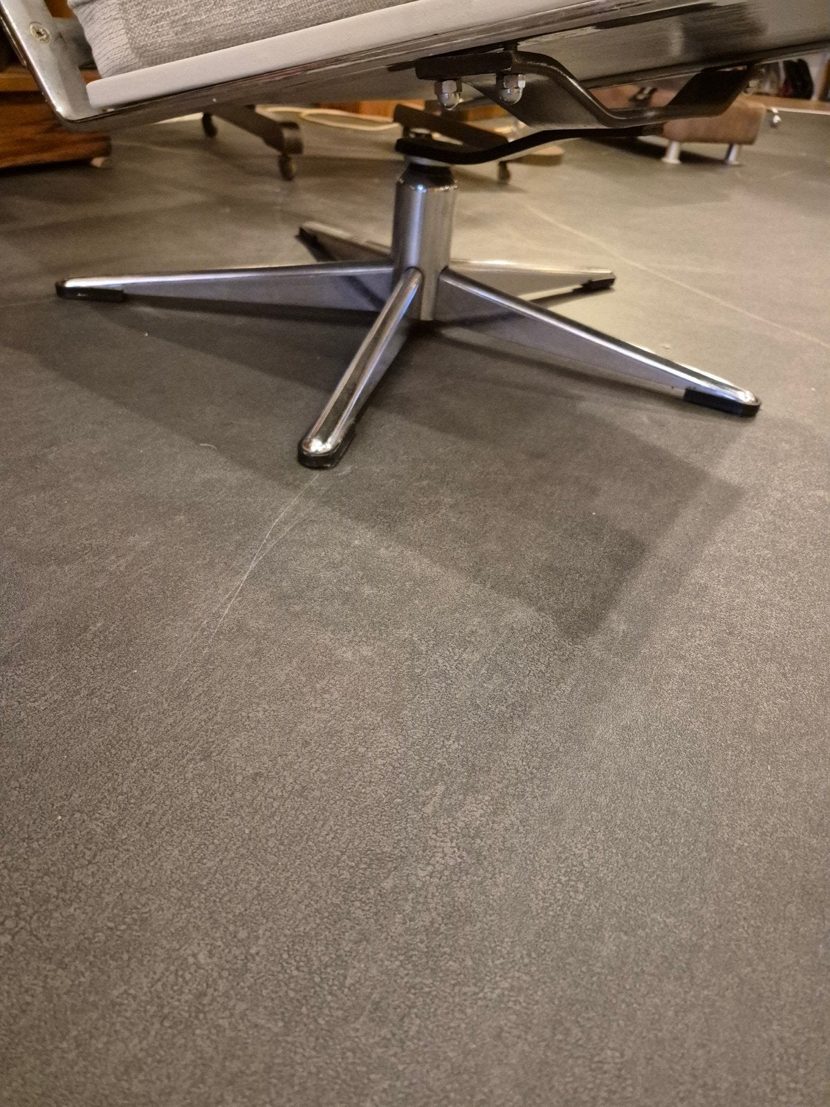 prototype  designstoel van chroom en stoffenbekleding, Ophalen