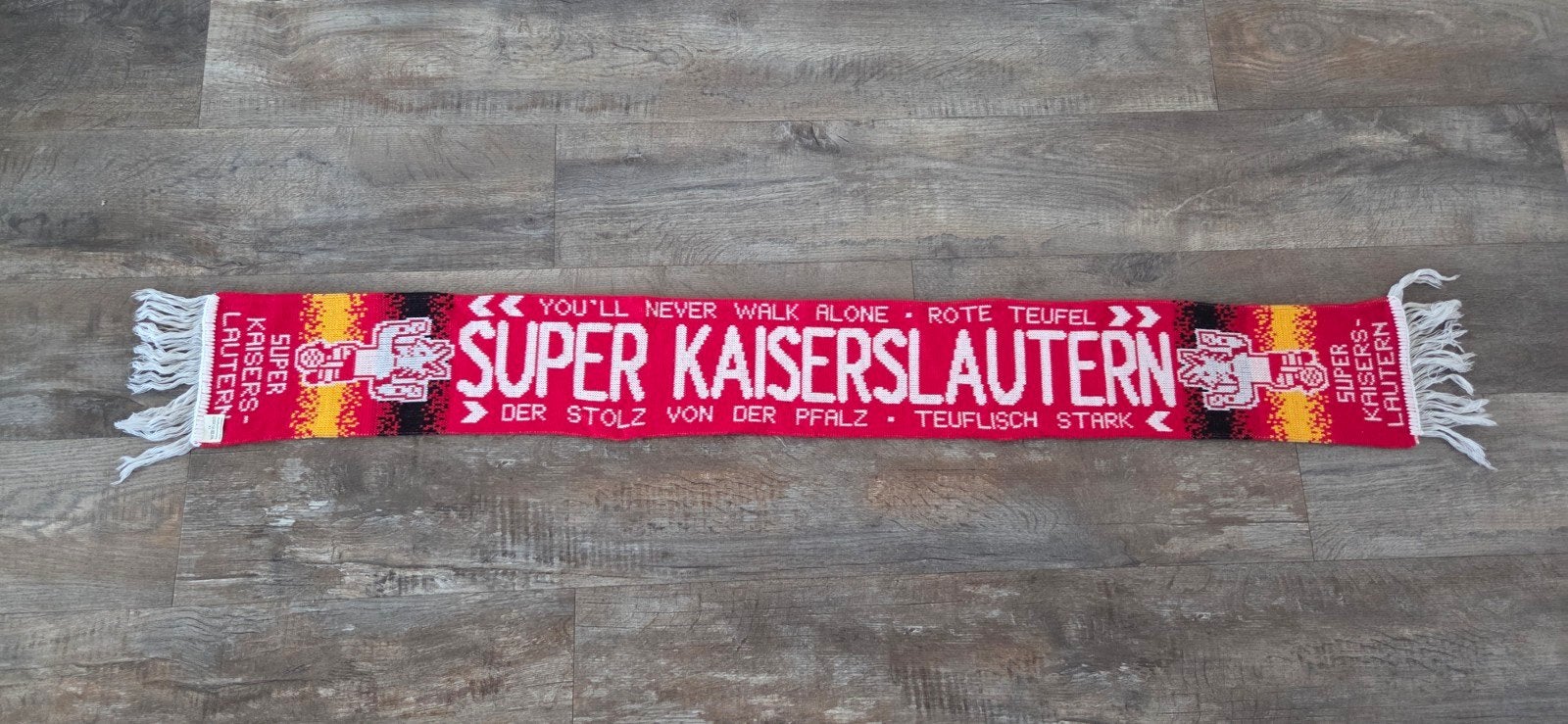 Sjaal 1. FC Kaiserslautern, Verzamelen, Sportartikelen en Voetbal, Ophalen of Verzenden, Zo goed als nieuw, Buitenlandse clubs