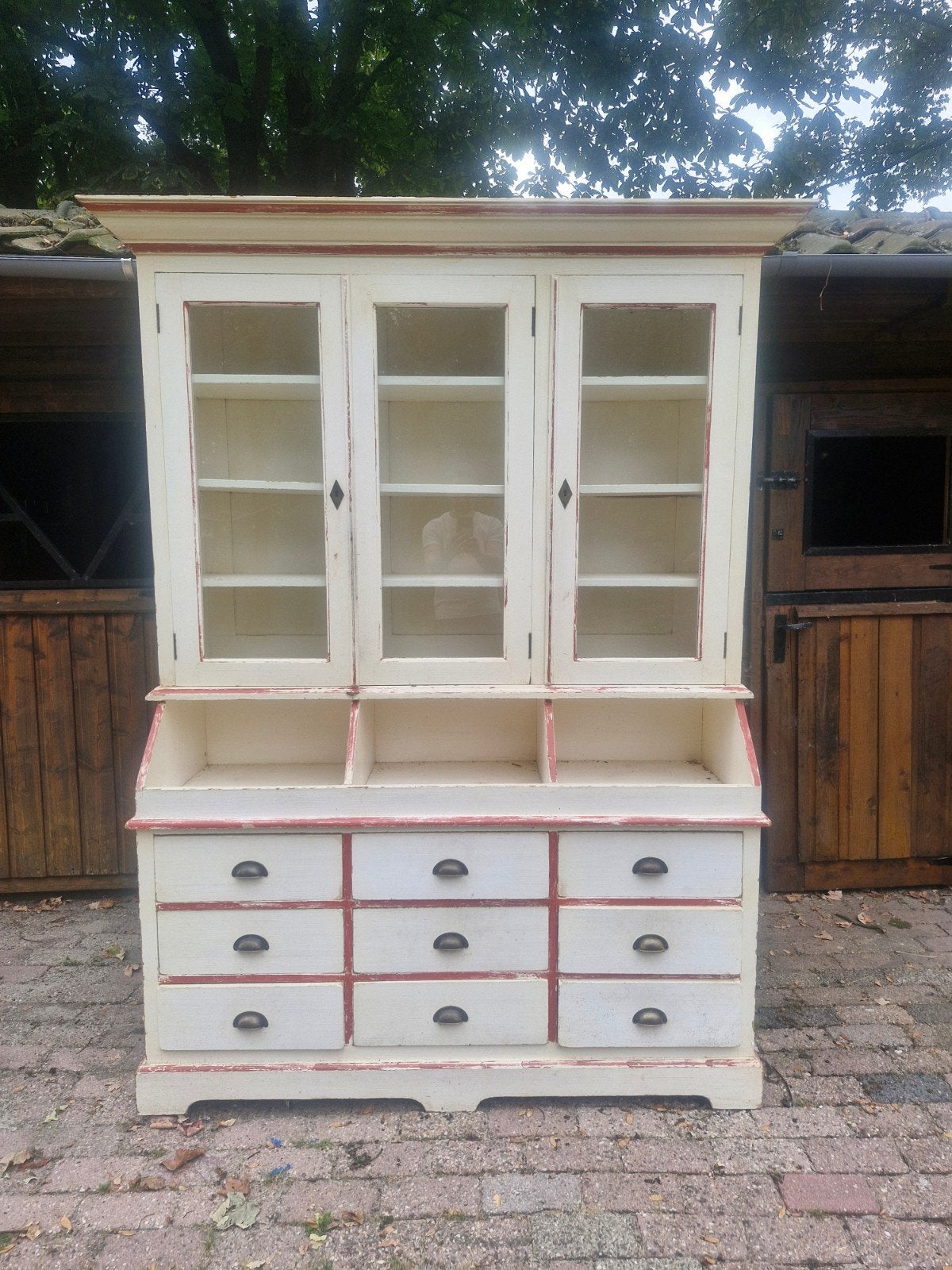 Antieke buffetkast met vitrine en lades, Ophalen