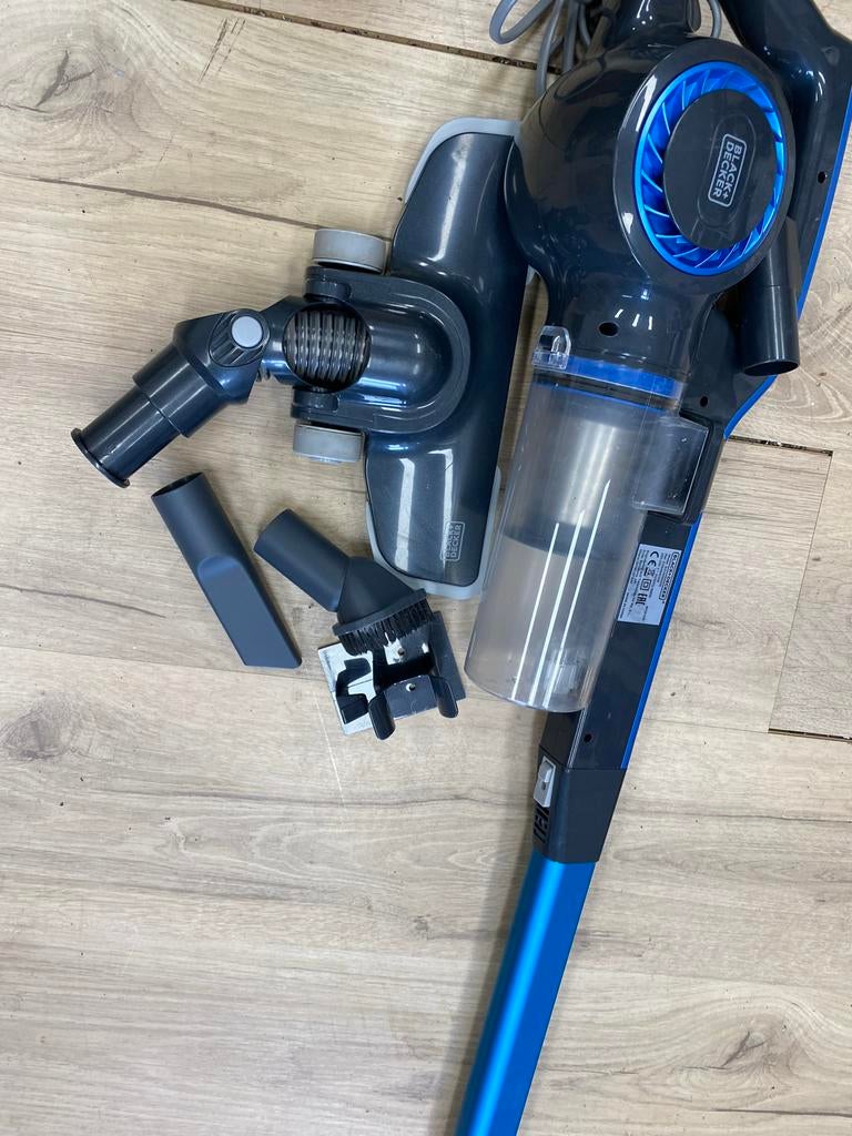 Black+Decker Stofzuiger met accessoires, Ophalen of Verzenden, Gebruikt, Reservoir, Minder dan 1200 watt