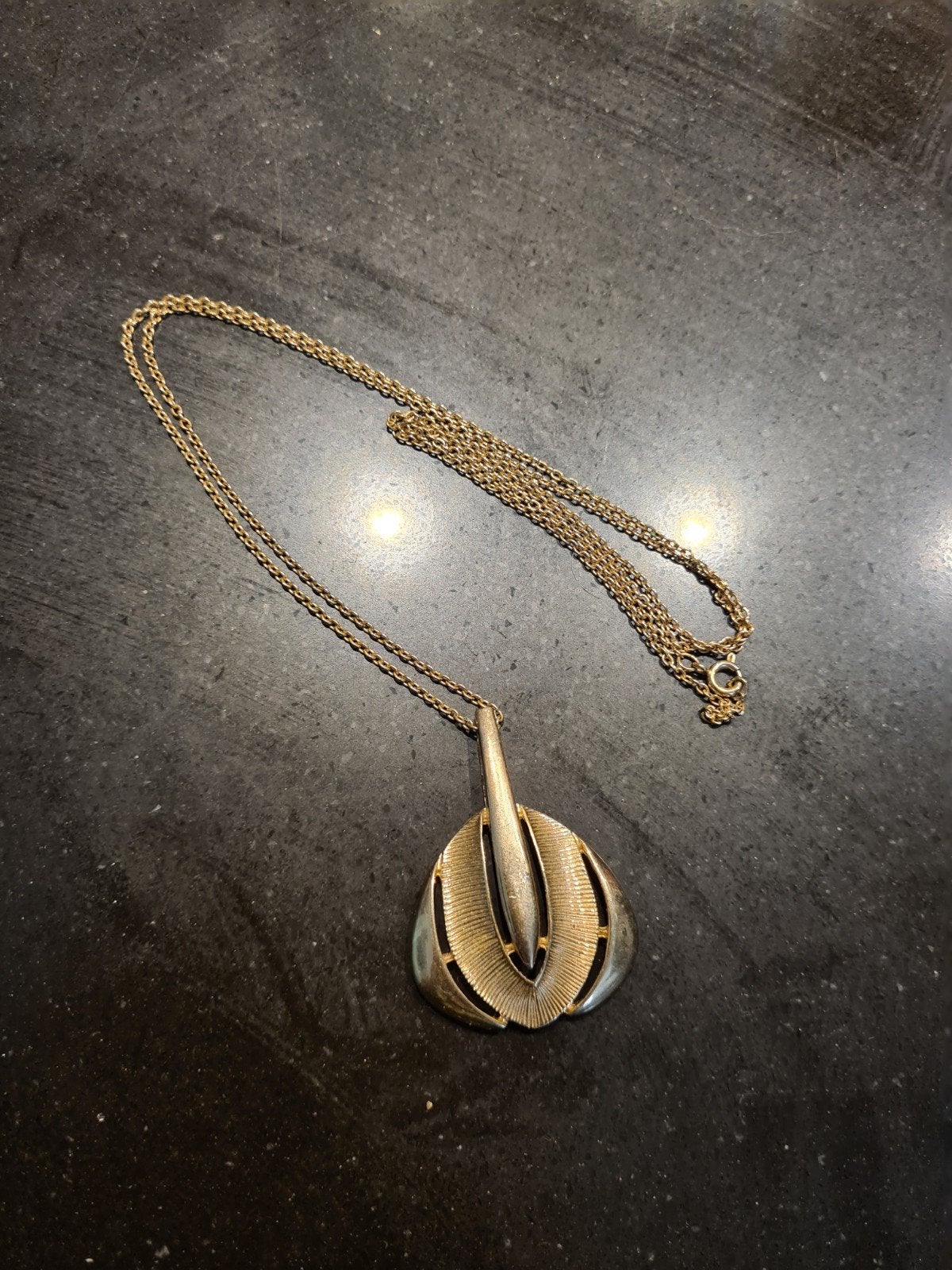 Vintage Gouden Ketting met Unieke Hanger, Gebruikt, Ophalen of Verzenden, Goud, Overige materialen