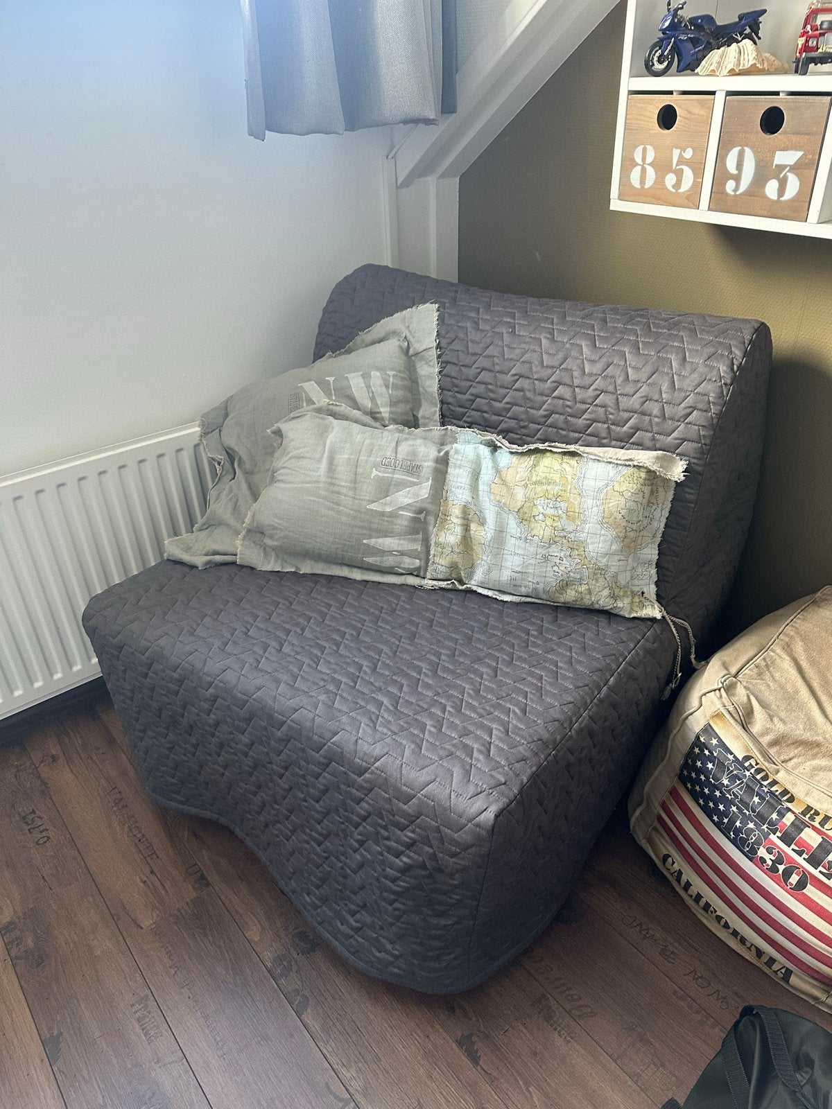 Leuke slaapbank, Gebruikt, Eenpersoons, 80 cm, Grijs