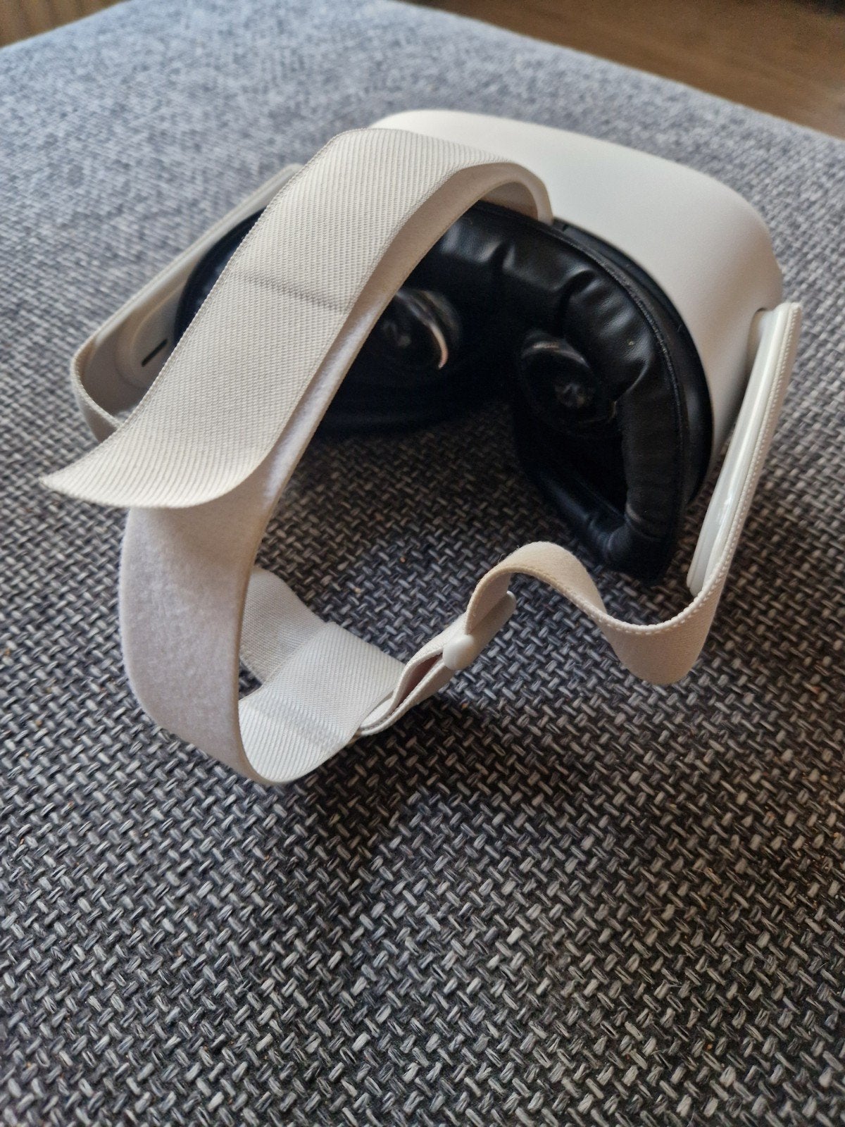 Meta Quest 2 VR-bril 265 GB met controllers, Spelcomputers en Games, Virtual Reality, Zo goed als nieuw, Overige platformen, VR-bril