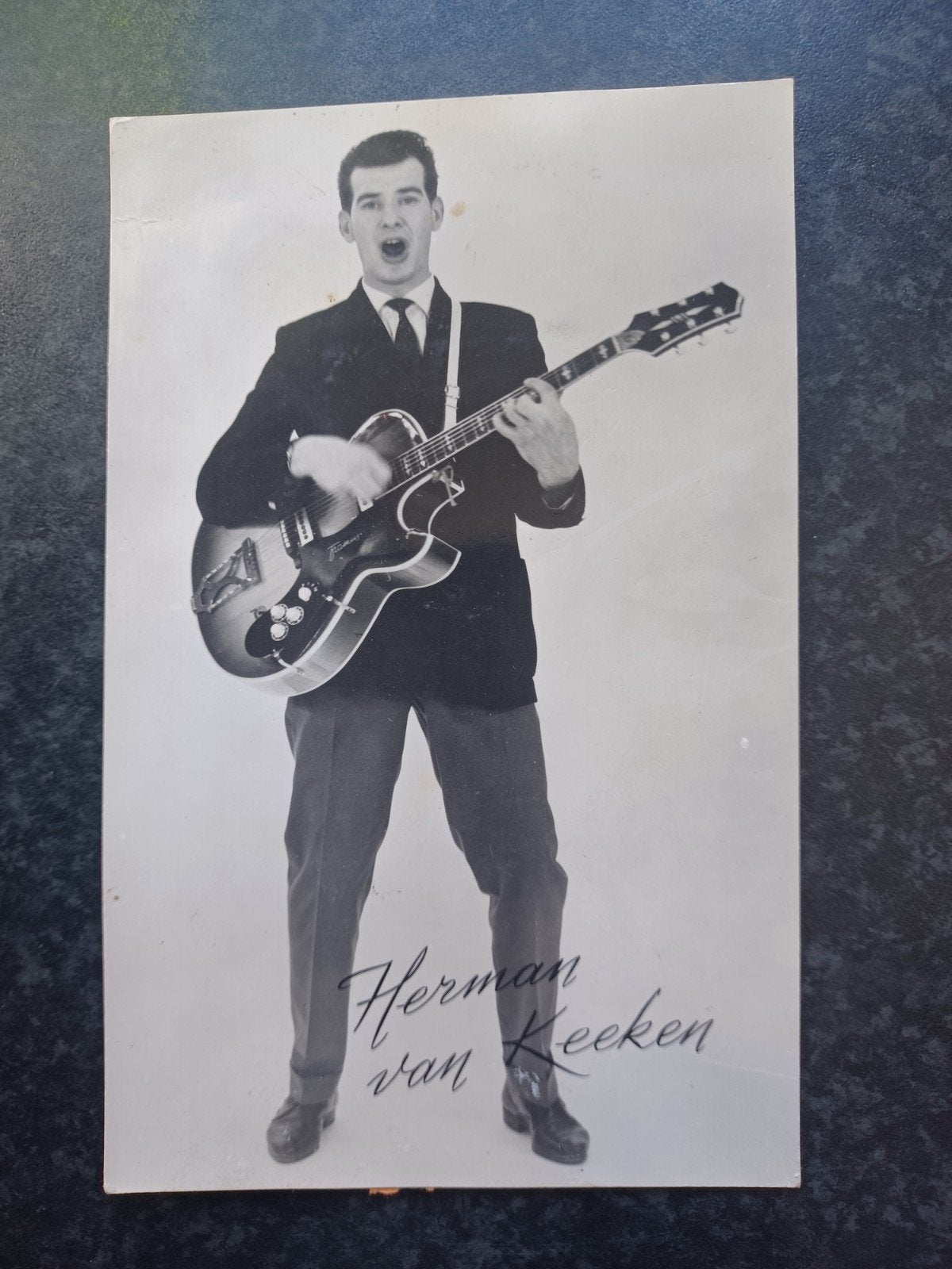 Zanger Herman van Keeken met gitaar (Philips), Ophalen of Verzenden, 1960 tot 1980, Ongelopen, Muziek