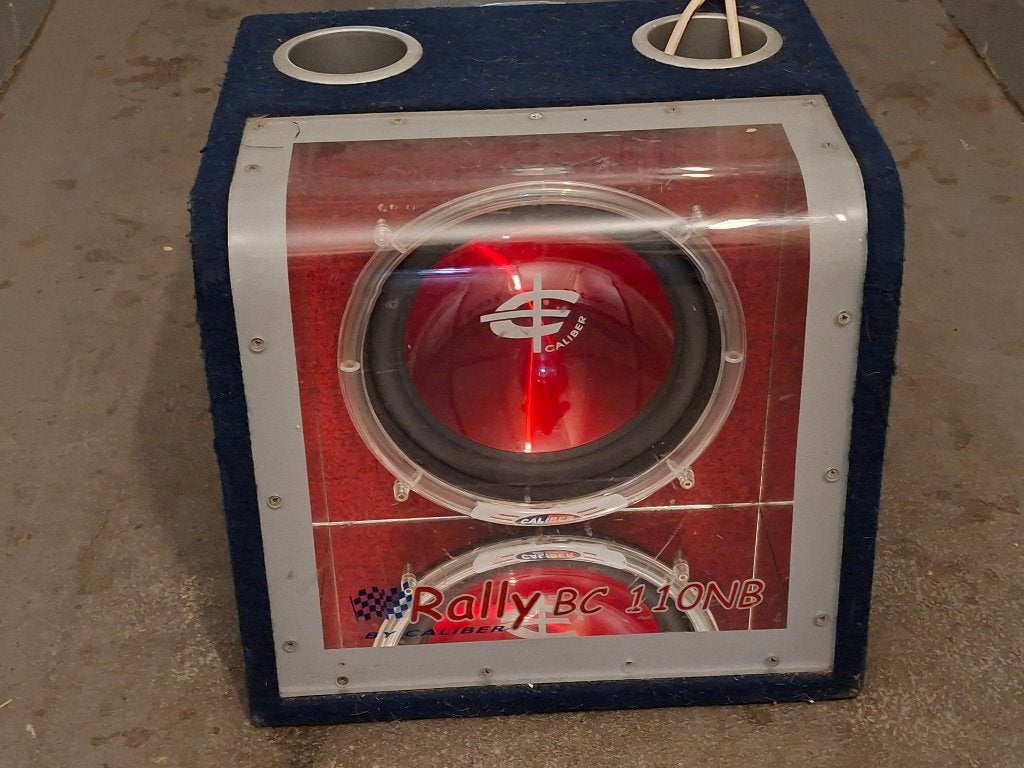 Subwoofer met versterker in kist, Ophalen, Gebruikt
