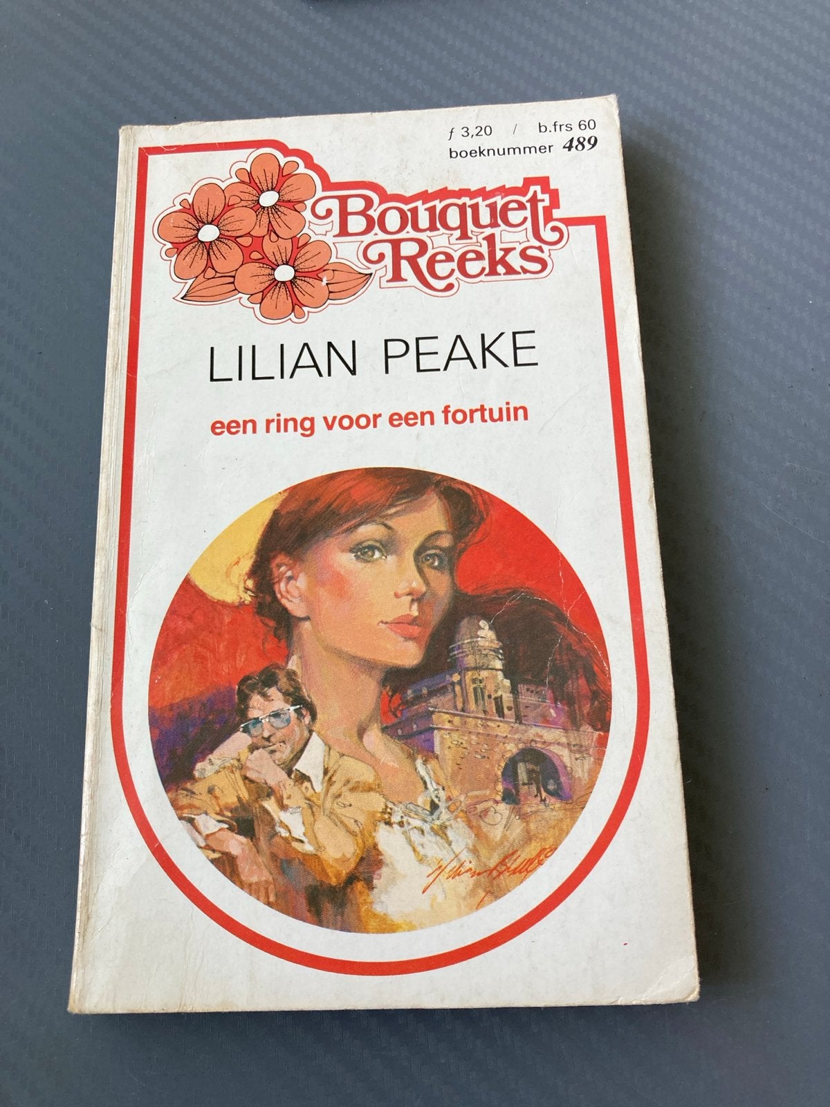 Bouquet Reeks - Een ring voor een fortuin - Lilian Peake, Ophalen of Verzenden, Gelezen, Nederland