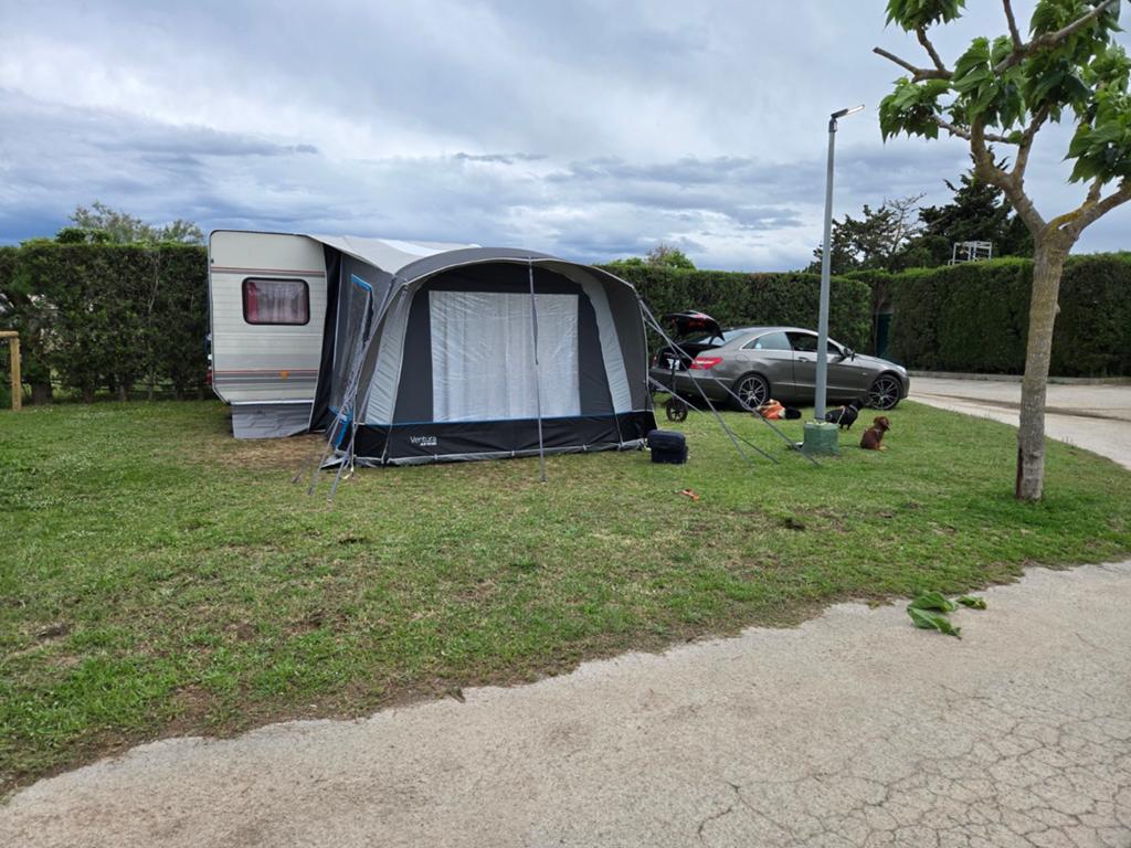 Leuke lichtgewicht complete caravan, Sterckeman, Rondzit, Particulier, 500 - 750 kg