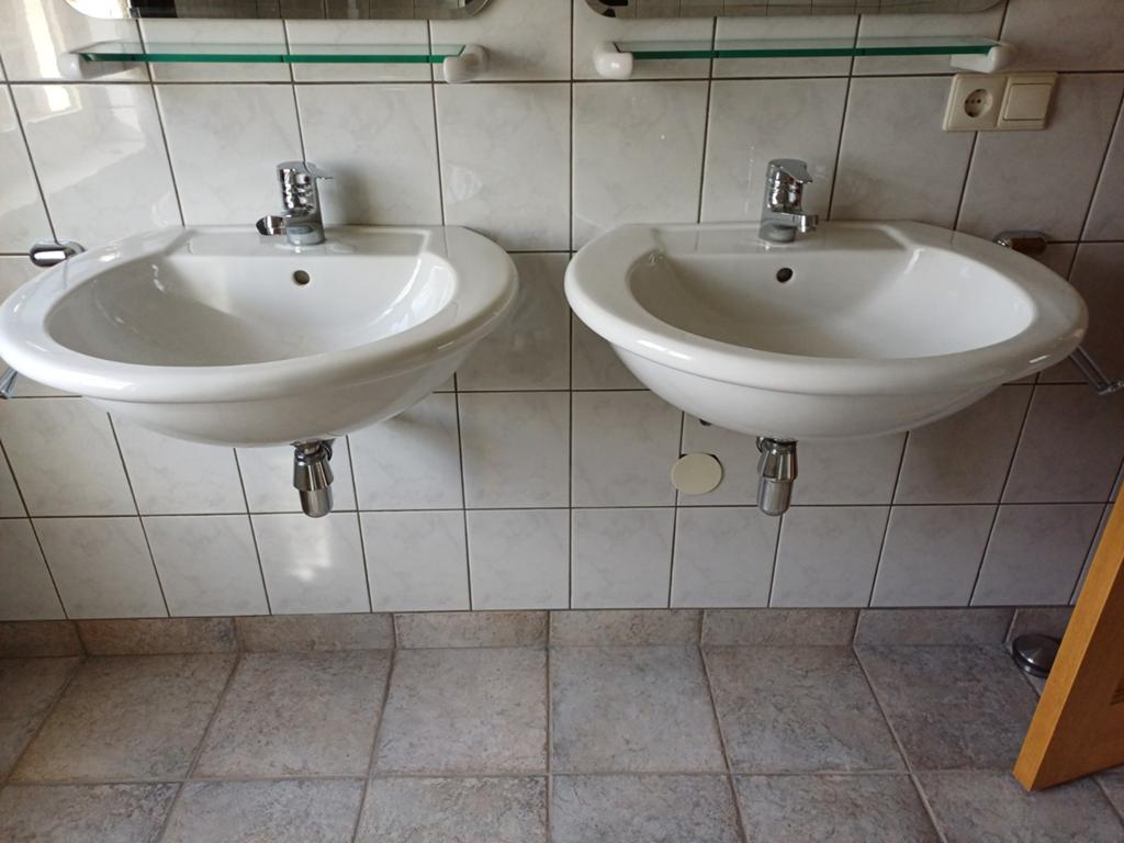 Wastafels 2 stuks, Huis en Inrichting, Badkamer | Badkamermeubels, Ophalen, Gebruikt, 50 tot 100 cm, Minder dan 100 cm