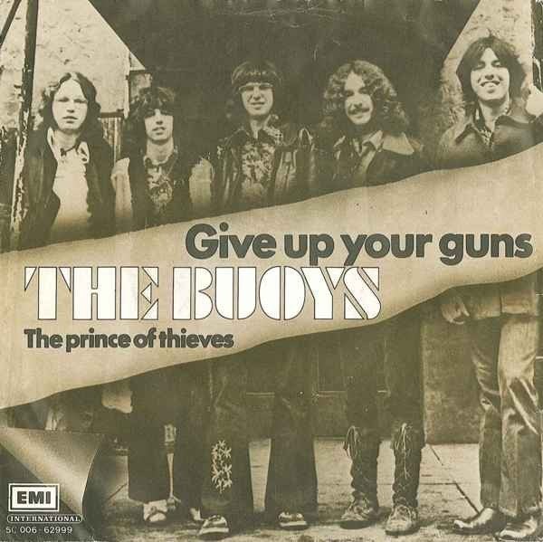 The Buoys - Give Up your Guns (Single), Gebruikt, 7 inch, Pop, Fotohoes