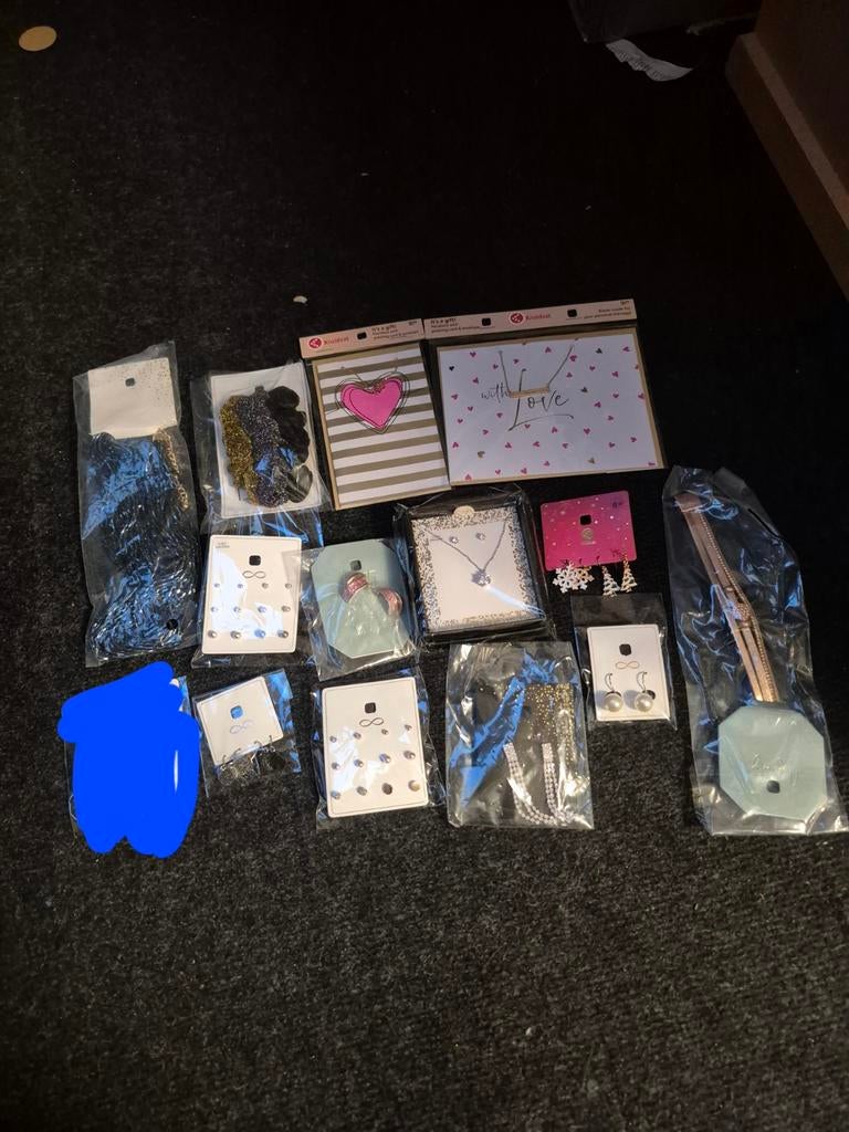 Pakket nieuwe sierraden & haaraccessoires nieuwprijs €115,87, Ophalen of Verzenden, Nieuw, Zilver, Overige materialen