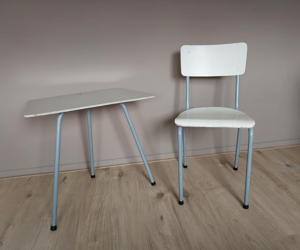 Vintage buisframe stoeltje en tafeltje teab, Ophalen, Gebruikt, Grijs, Eén