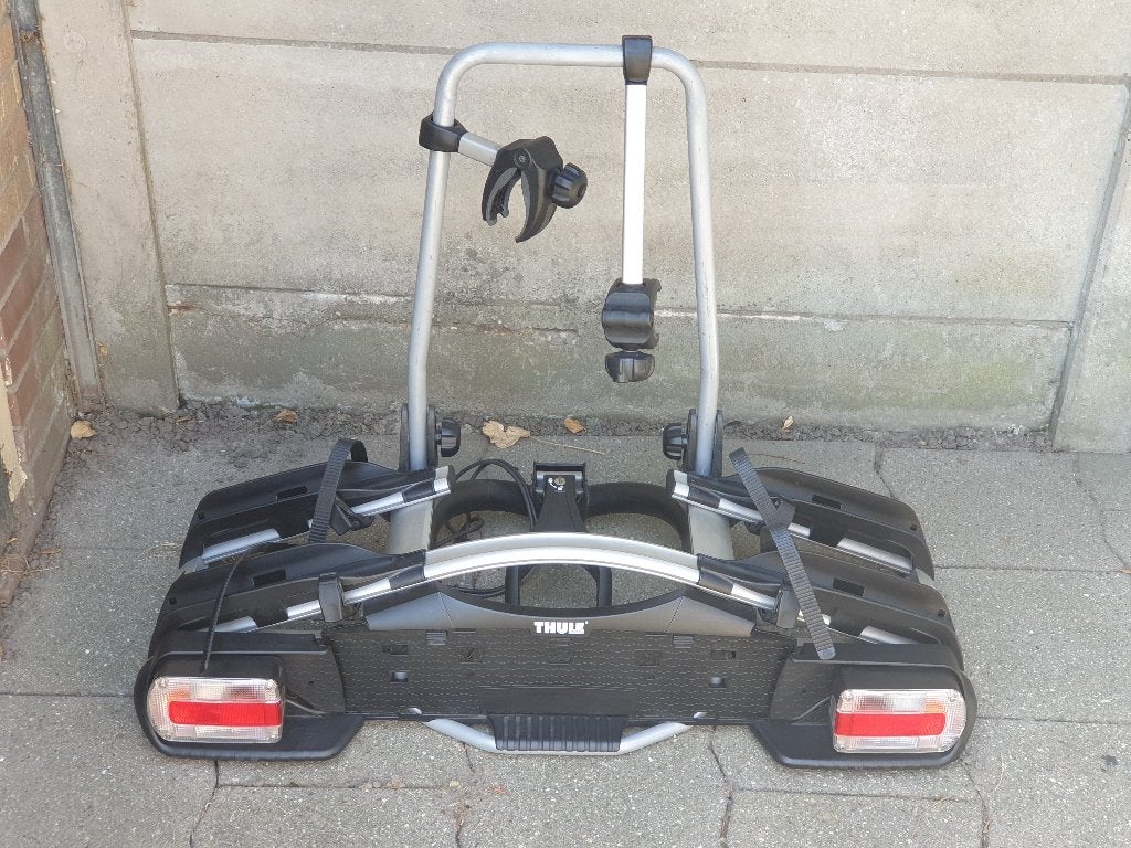 Fietsendrager Thule Voor 2 fietsen Kantelbaar, Auto diversen, Fietsendragers, Gebruikt, Trekhaakdrager, 2 fietsen, Brede banden