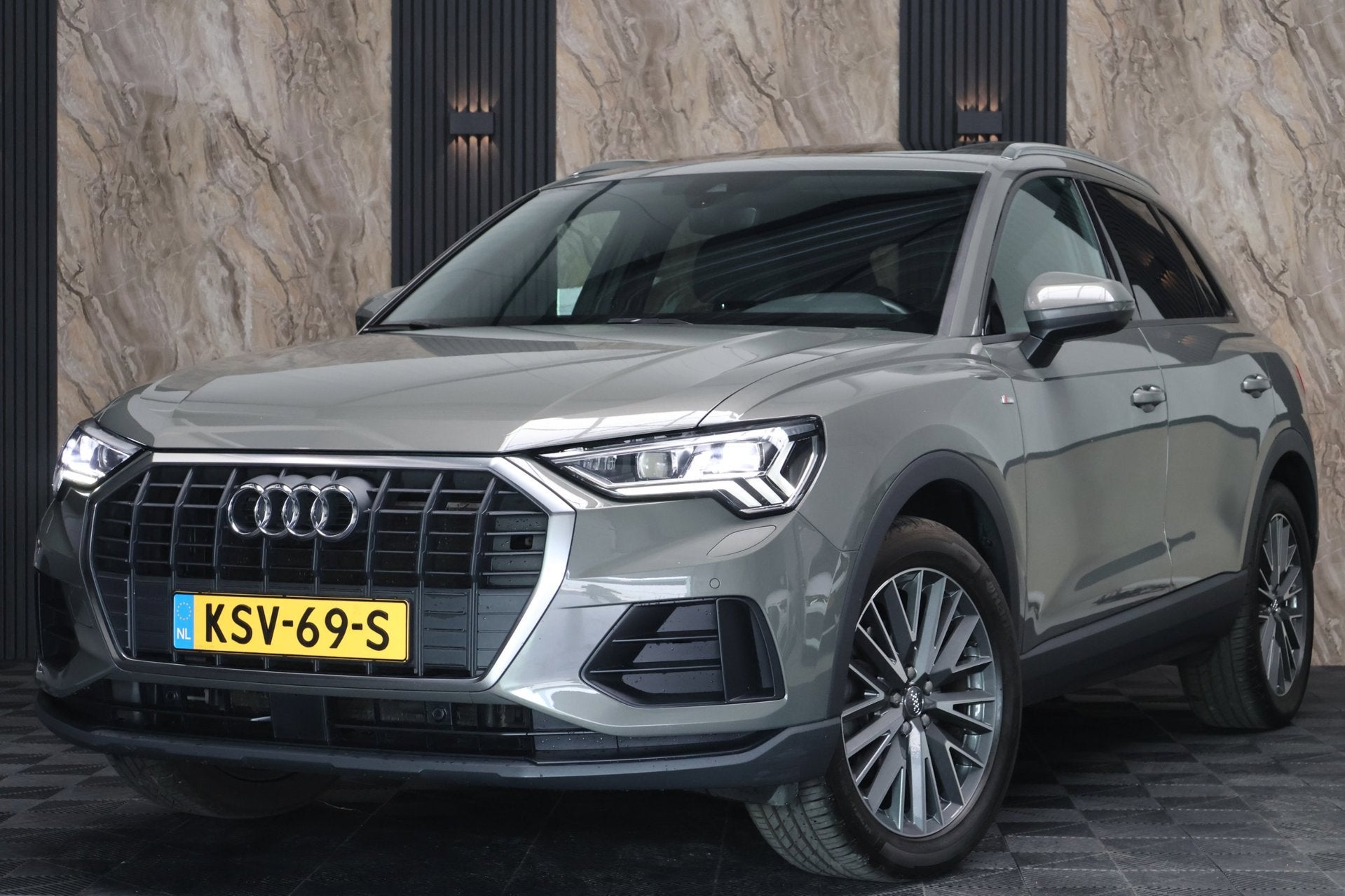 Audi Q3 35 TFSI S-line| Pano| B&O | Camera | Matrix, Auto's, Dealer onderhouden, Stof, Zwart, 4 cilinders