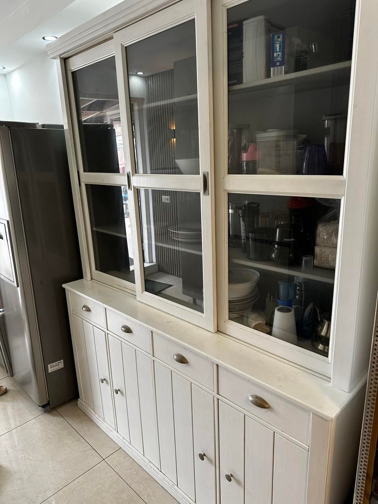 Witte buffetkast met glazen schuifdeuren en lades, Gebruikt, 100 tot 150 cm, Ophalen of Verzenden, Met lade(s)