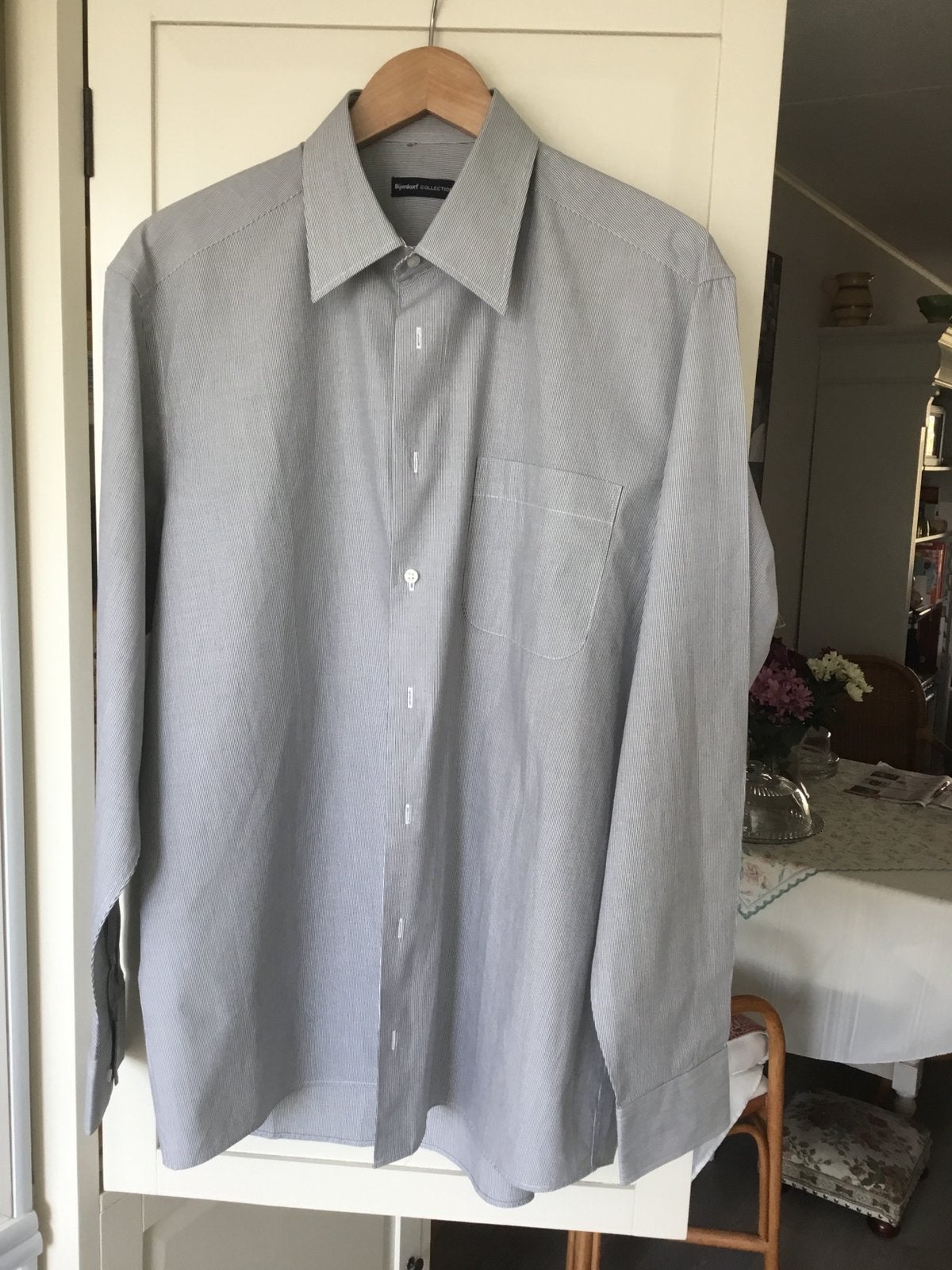 Zwart gestreept overhemd van de BIJENKORF, Ophalen of Verzenden, Zo goed als nieuw, Zwart, Halswijdte 43/44 (XL)
