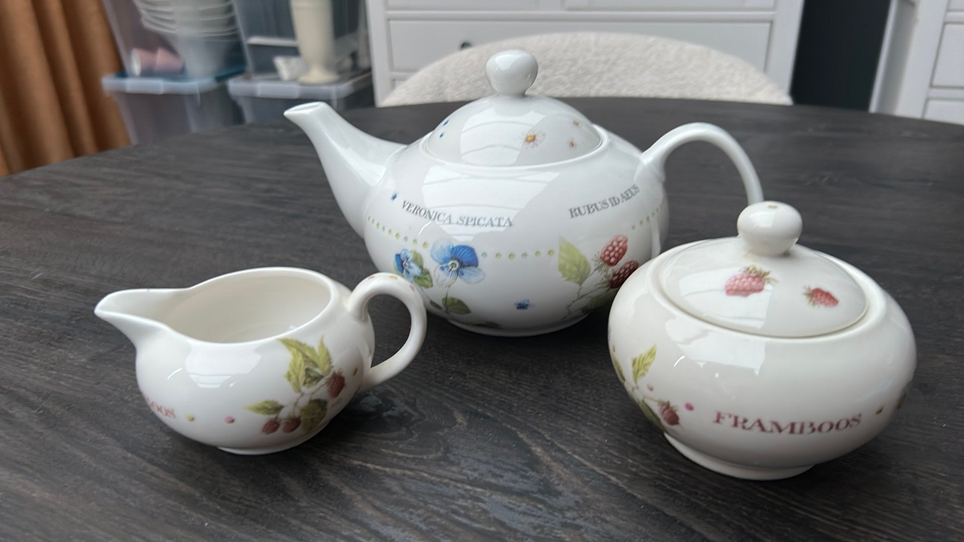 Theepot, melkkan en suikerpot, Marjolein Bastin, Overige typen, Nieuw, Ophalen of Verzenden, Overige stijlen