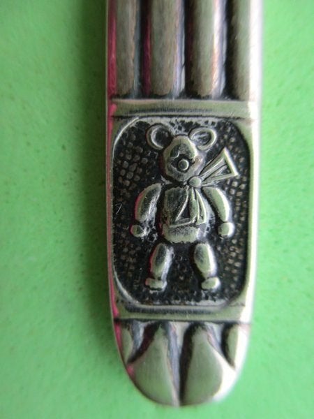 (KB5347) Kinderbestek Beertje met grote strik kleine lepel, Ophalen of Verzenden, Gebruikt