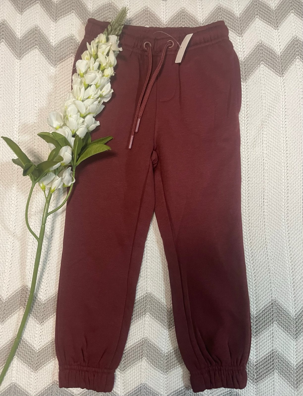 NIEUW, bordeauxrode joggingbroek van de Wibra, maat 92, Kinderen en Baby's, Ophalen of Verzenden, Nieuw, Jongen of Meisje, Broek