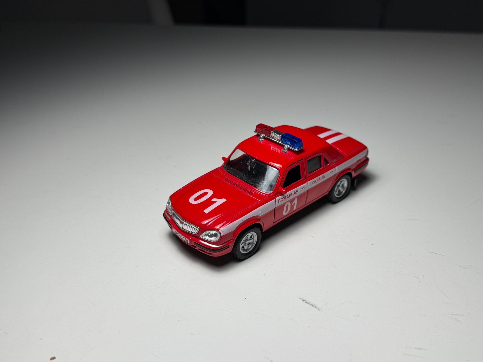 Autotime Welly - Gaz Volga 31105 - Schaal 1:38, Verzenden, Zo goed als nieuw, Auto