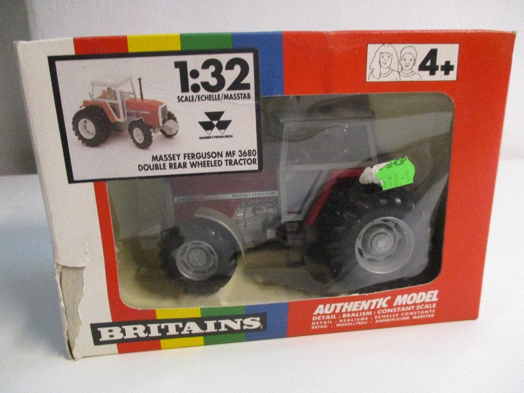 Britains Massey Ferguson 3680 met dubbellucht, Ophalen of Verzenden, Zo goed als nieuw, Tractor of Landbouw, Britains