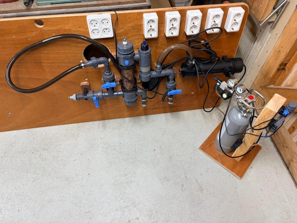 CO2 Reactor + toebehoren, Dieren en Toebehoren, Vissen | Aquaria en Toebehoren, Ophalen, Gebruikt, Overige merken, Inclusief slangen