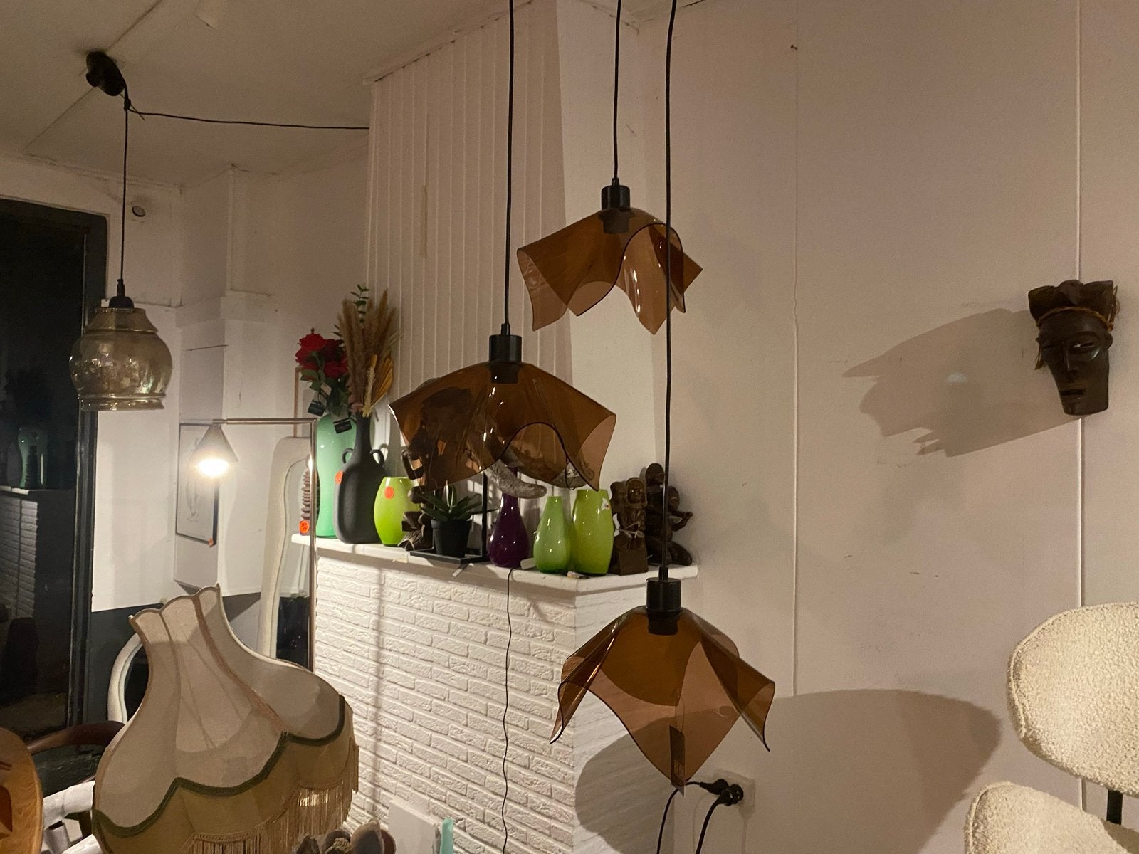 Vintage retro hanglamp bruin plexiglas 3-lamps, Ophalen, Nieuw, Kunststof, E27 (groot)