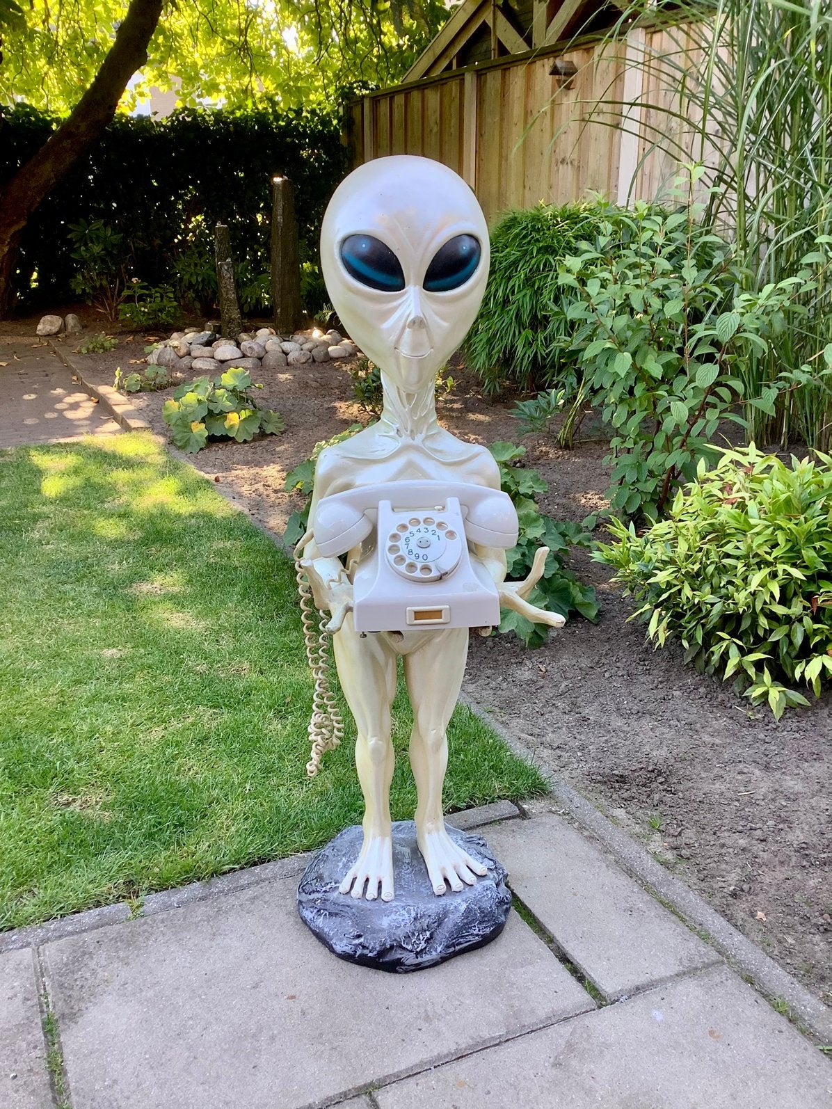 Roswell, the aliën butler, Huis en Inrichting, Ophalen, Zo goed als nieuw
