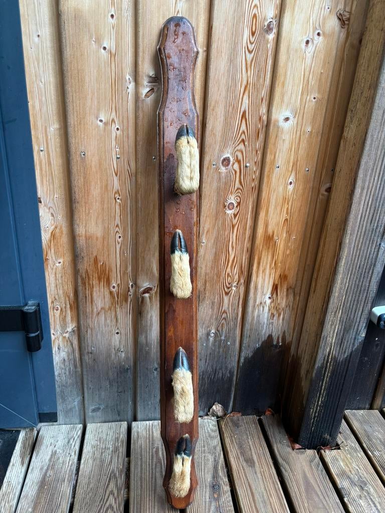 Vintage Kapstok met 4 hertenpoten taxidermie 80 cm, Verzamelen, Dierenverzamelingen, Ophalen of Verzenden, Zo goed als nieuw, Opgezet dier