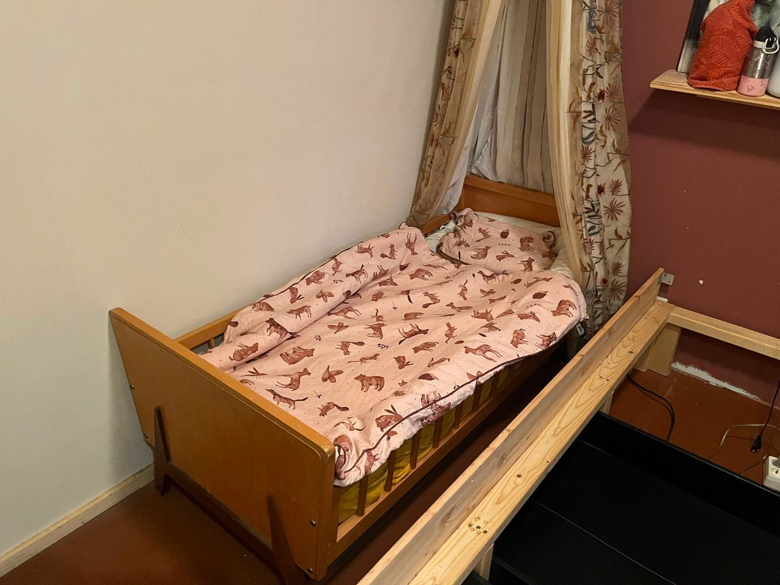 Houten Ledikant / kinderbedje, Ophalen, Gebruikt, Ledikant