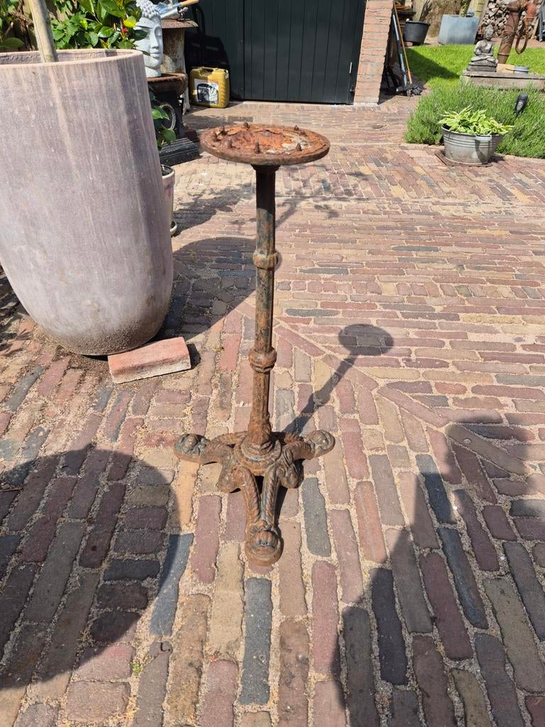 Zwaar gietijzeren pootje voor tuintafel - 70 cm hoog, Ophalen