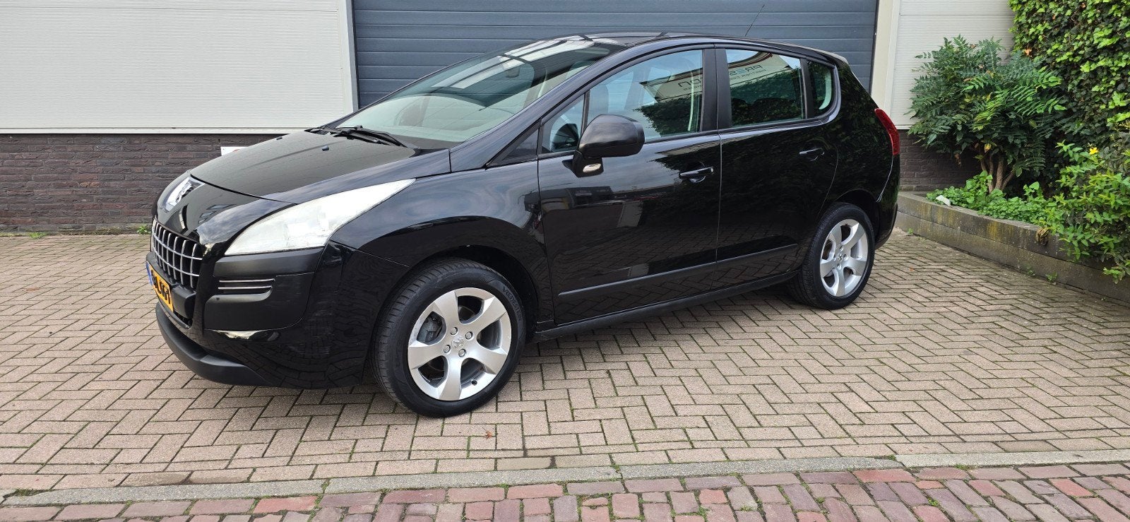 Peugeot 3008 1.6 VTI 2010 nw apk, lage km stand, Voorwielaandrijving, 1374 kg, Stof, Zwart