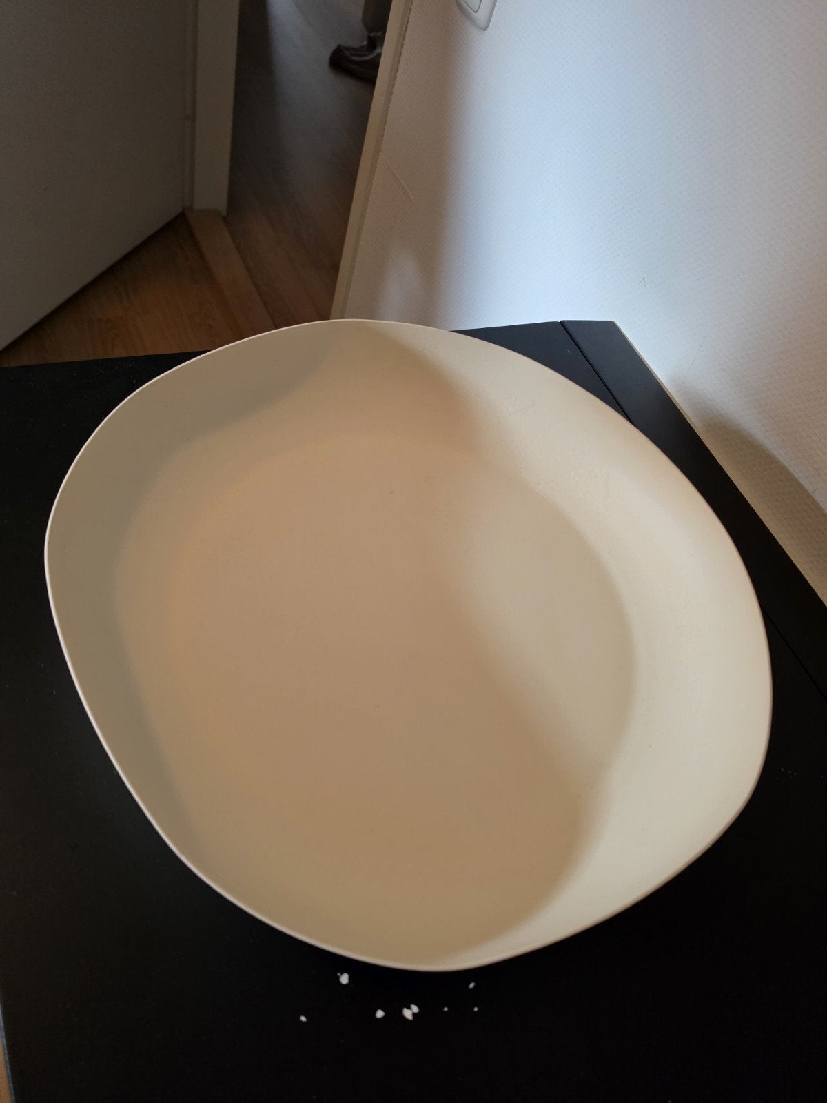 Beige dienblad, Huis en Inrichting, Schaal, Rond, Ophalen of Verzenden, Zo goed als nieuw