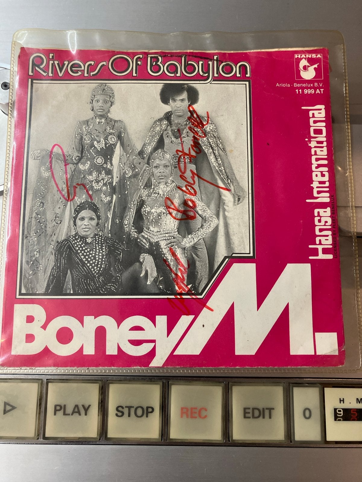 Boney M - Rivers of Babylon Single met 3 handtekeningen, Cd's en Dvd's, Gebruikt, Originele persing, 7 inch, Single
