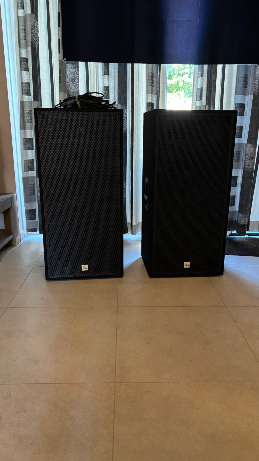 Complete speaker set met versterker en hoezen, Ophalen of Verzenden, Zo goed als nieuw, 1000 watt of meer