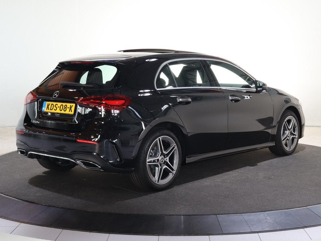Mercedes-Benz A-Klasse 250e Business Solution AMG | Panorama, Auto's, Mercedes-Benz, Gebruikt, 4 cilinders, Bedrijf, Hybride Elektrisch/Benzine