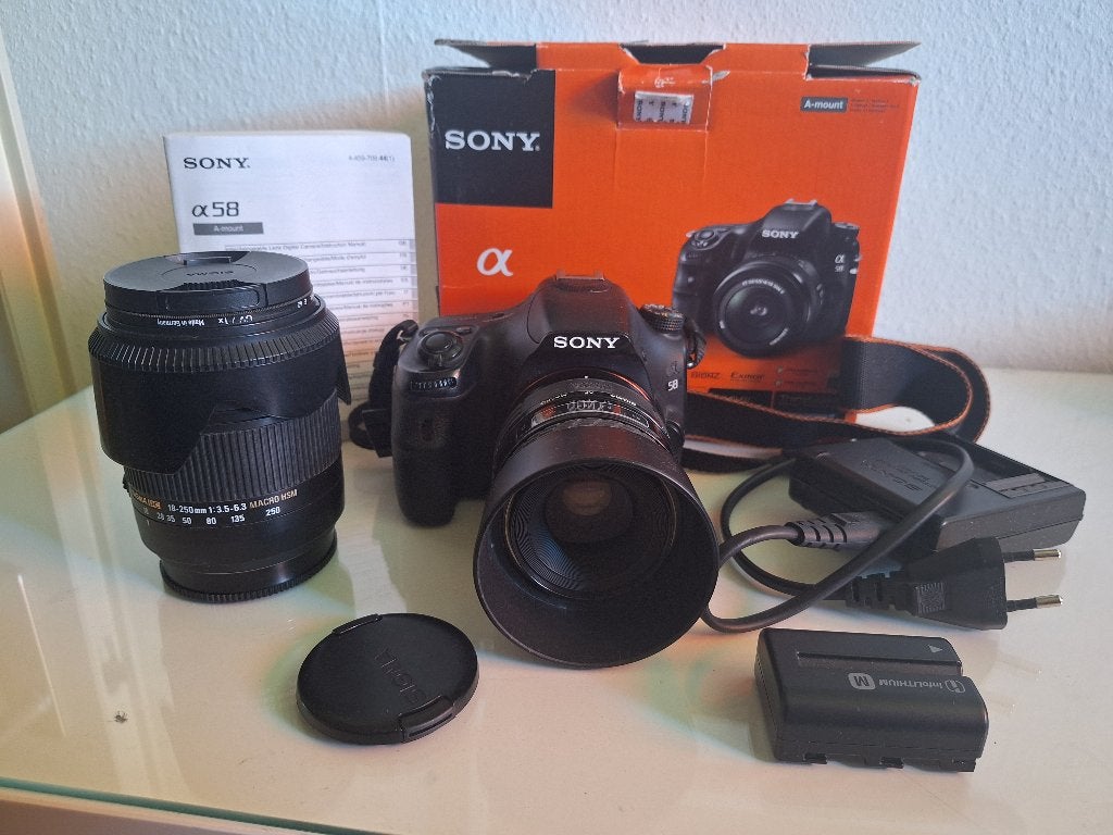 Sony A58 met Sigma 18-250 en Sigma 50mm prime-/macrolens, Gebruikt, Spiegelreflex, Sony, 8 keer of meer