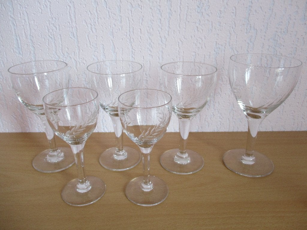 Wijn en borrelglazen - met 3 korenaren, Ophalen of Verzenden, Zo goed als nieuw, Overige typen