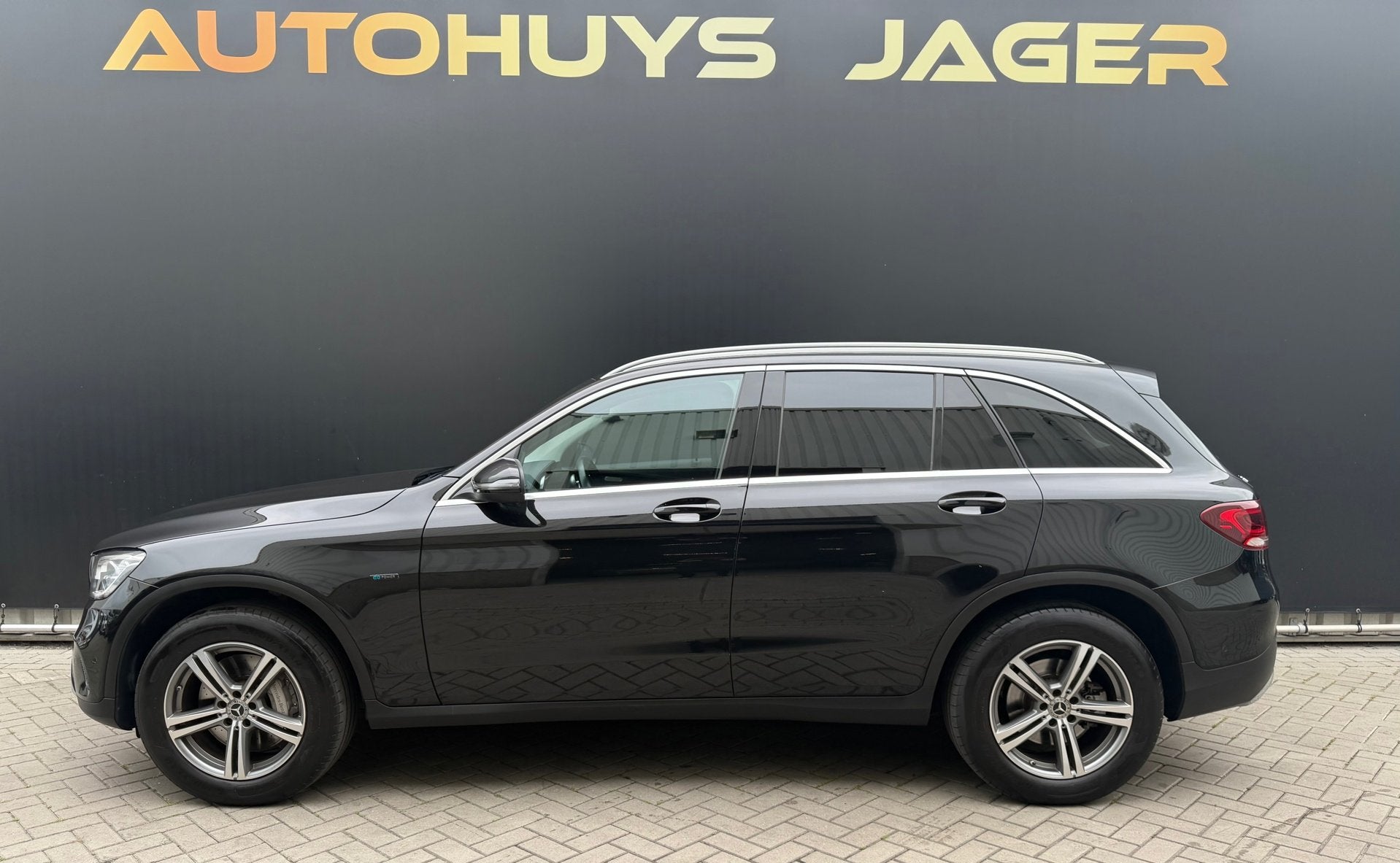 Mercedes-Benz GLC-klasse 300e 4MATIC Business Solution AMG -, Auto's, Automaat, Gebruikt, 4 cilinders, 2000 kg