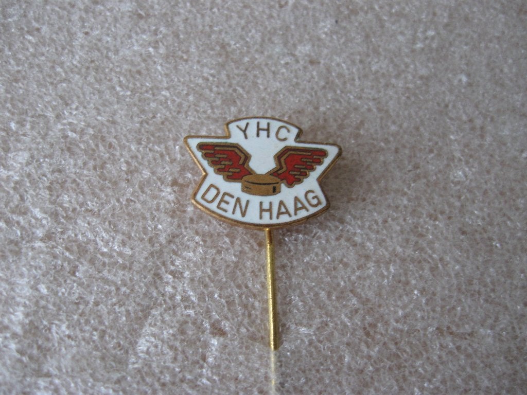 Mooie oude Emaille ijshockey Den Haag speld YHC Den Haag , Ophalen of Verzenden, Gebruikt, Overige onderwerpen